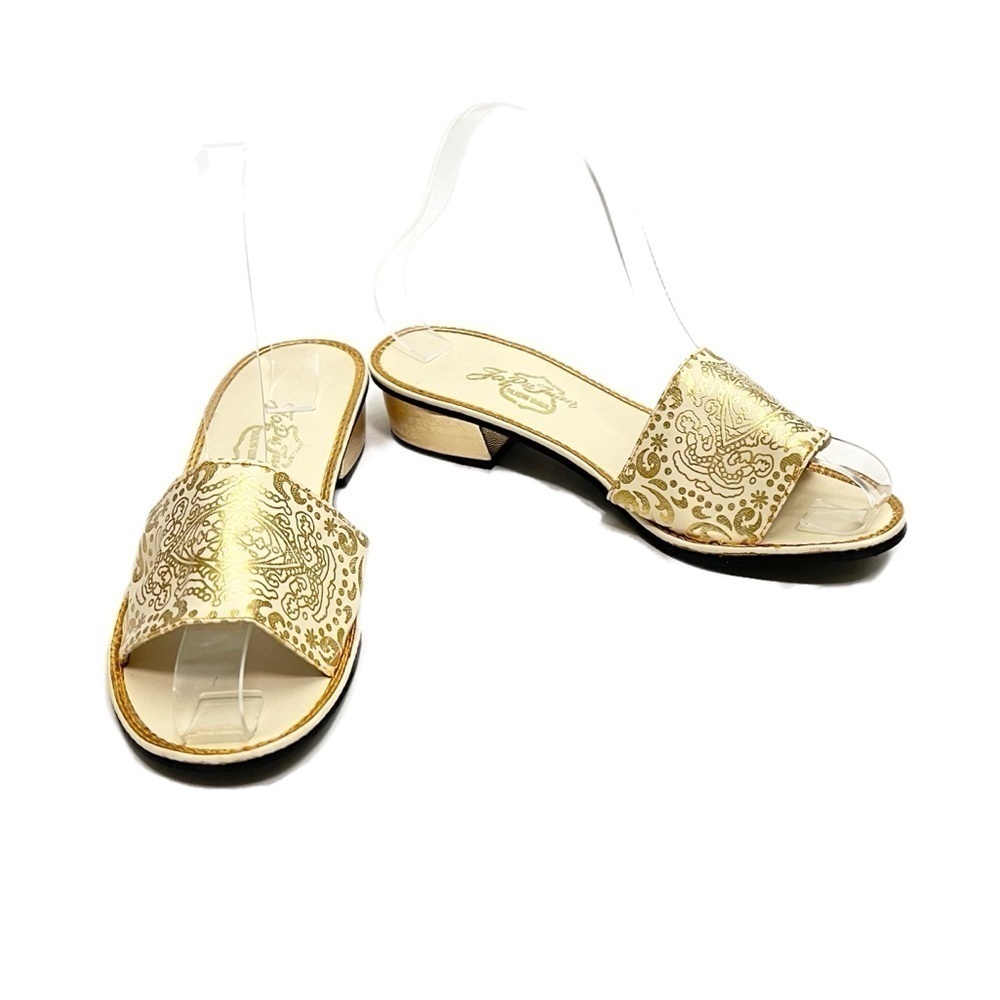 Vintage 1960s deadstock ivory vegan leather gold paisley slip on heeled sandals - Picture 4 of 8